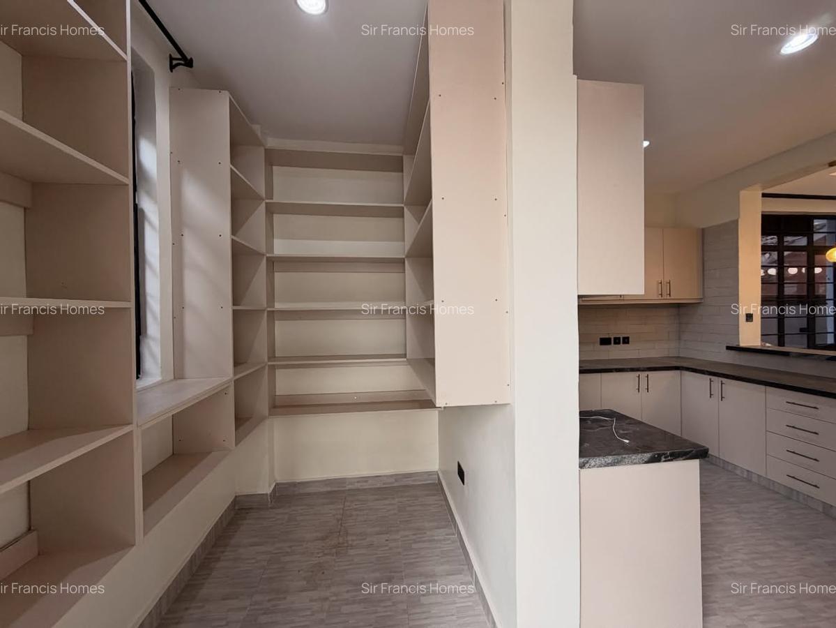 4 Bed House with En Suite at Membley - 17