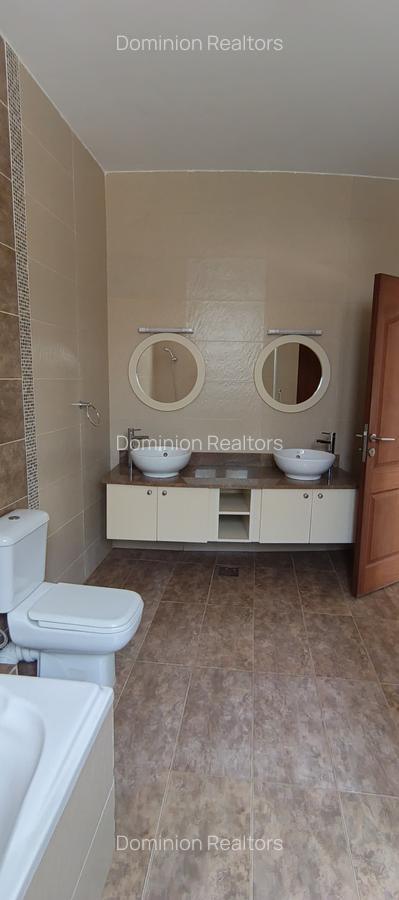 4 Bed Apartment with En Suite in Westlands Area - 16
