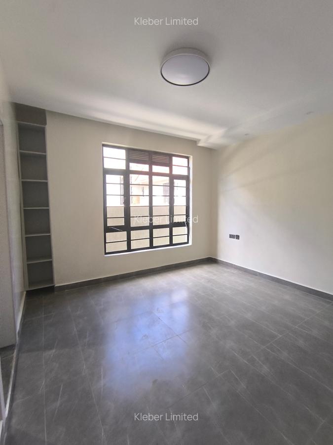 4 Bed House with En Suite at Membley - 9
