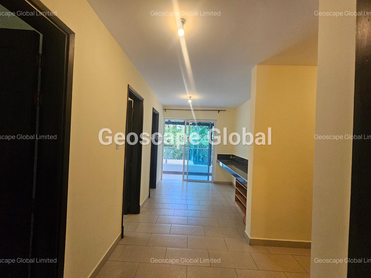 5 Bed Apartment with En Suite in General Mathenge - 16