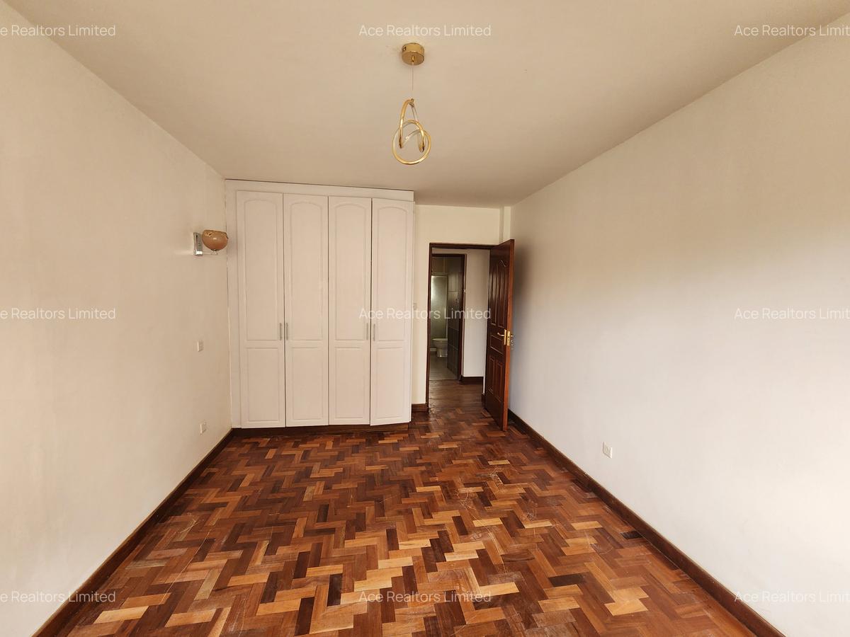 3 Bed Apartment with En Suite at Hatheru Road - 8