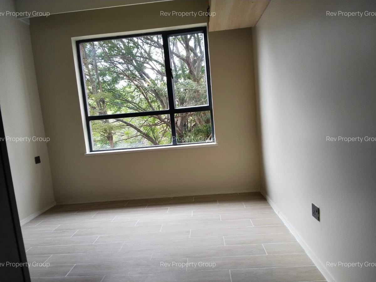 2 Bed Apartment with En Suite in Lavington - 11