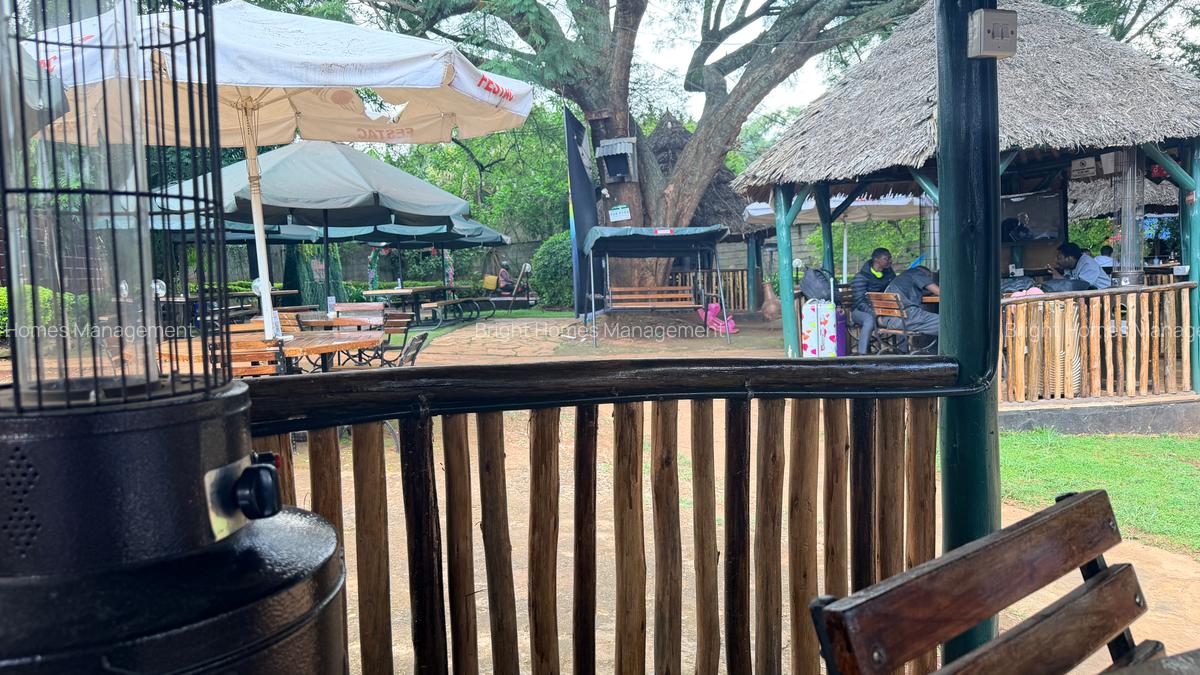 Commercial Property with Parking in Lavington - 11