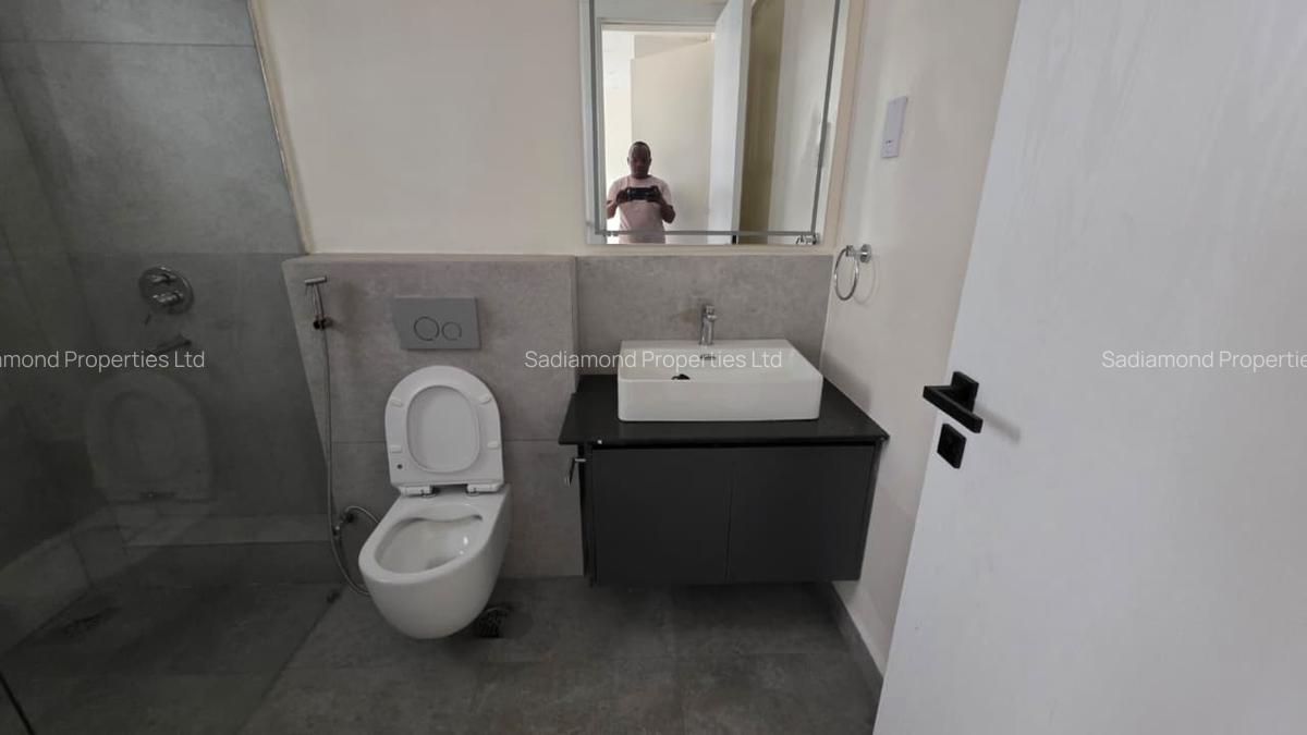 3 Bed Apartment with En Suite in General Mathenge - 9