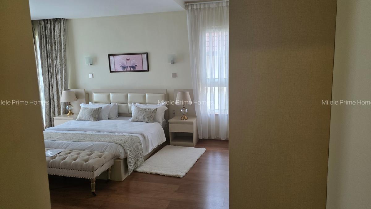 4 Bed Townhouse with En Suite at Iguta - 4