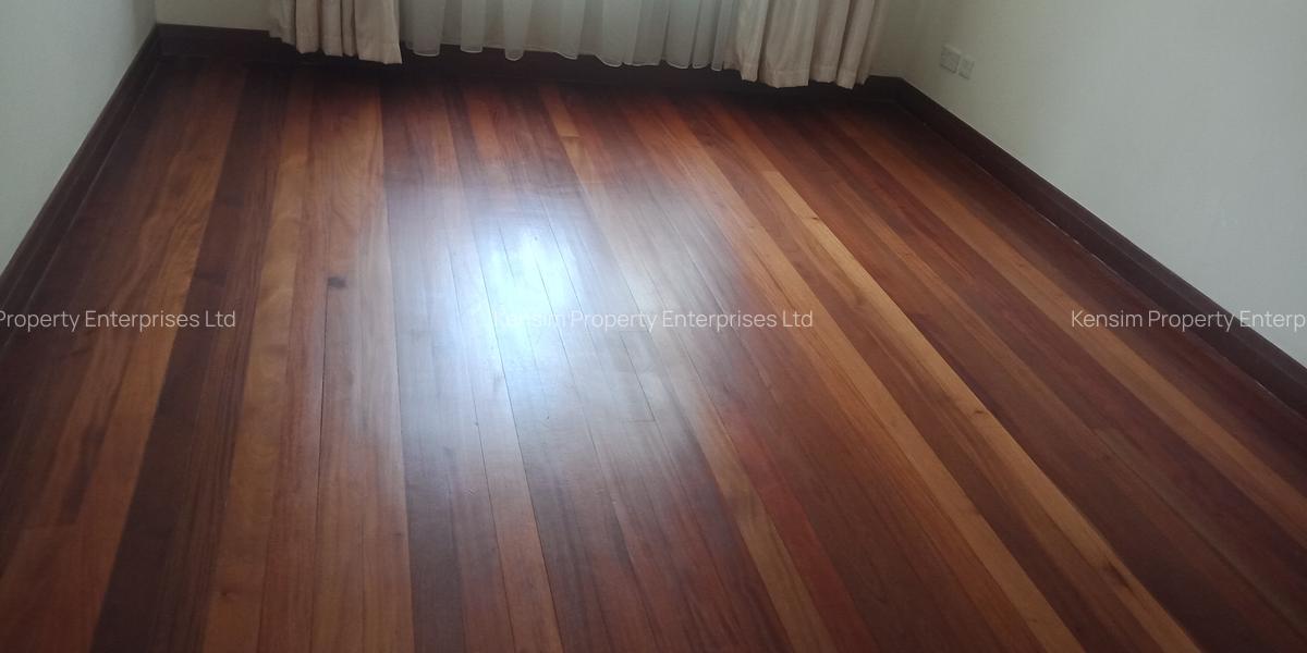 5 Bed Townhouse with En Suite in Lavington - 17
