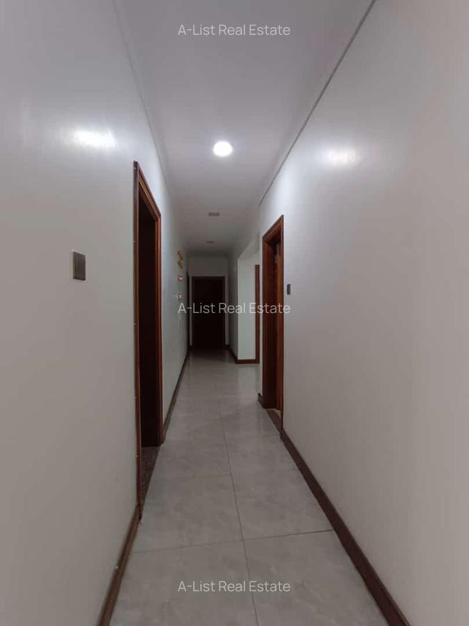 3 Bed Apartment with Swimming Pool at Hurlingham - 8