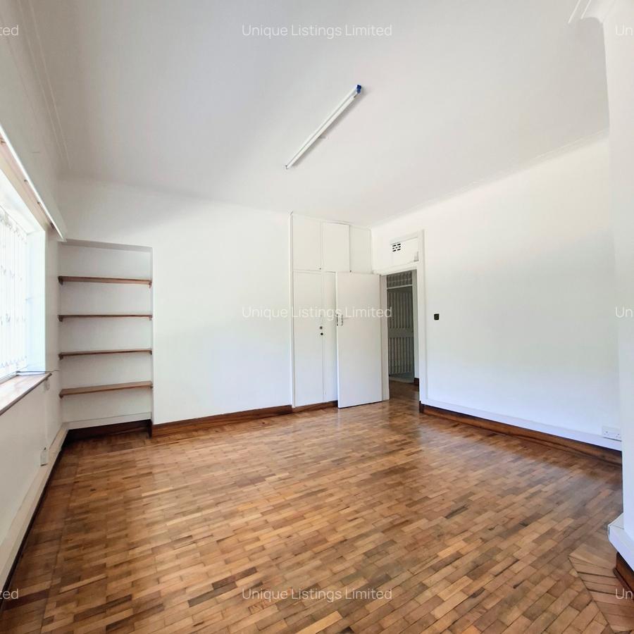 300 m² Commercial Property with Service Charge Included in Rhapta Road - 8