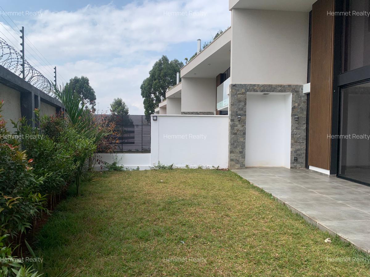 4 Bed Townhouse with En Suite in Runda - 2