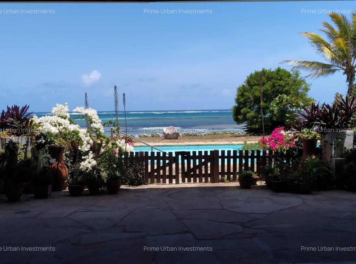 4 Bed House with En Suite in Bofa - 1