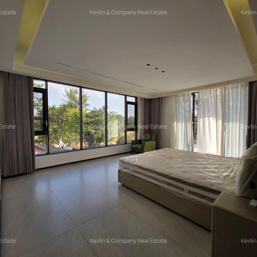 5 Bed Villa with En Suite in Lavington - 19