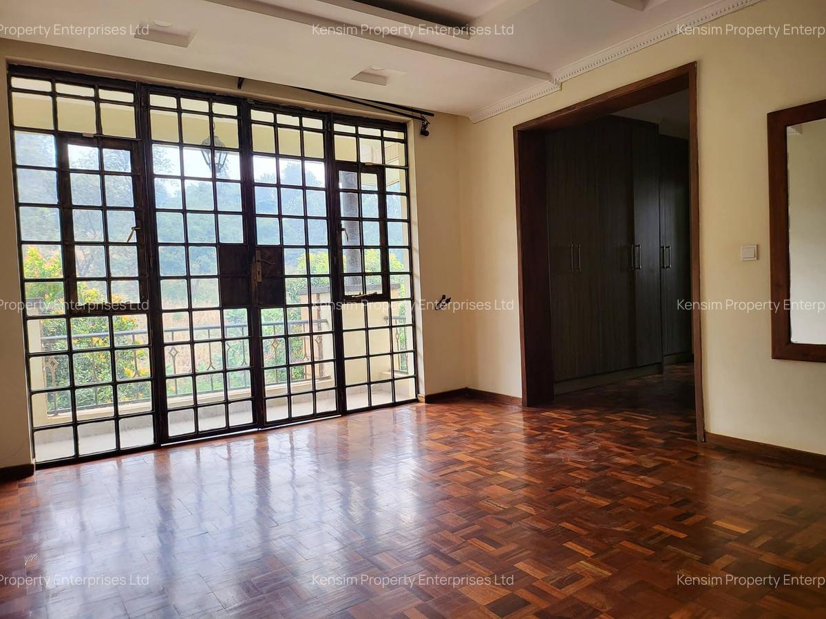 4 Bed Townhouse with En Suite in Kitisuru - 16