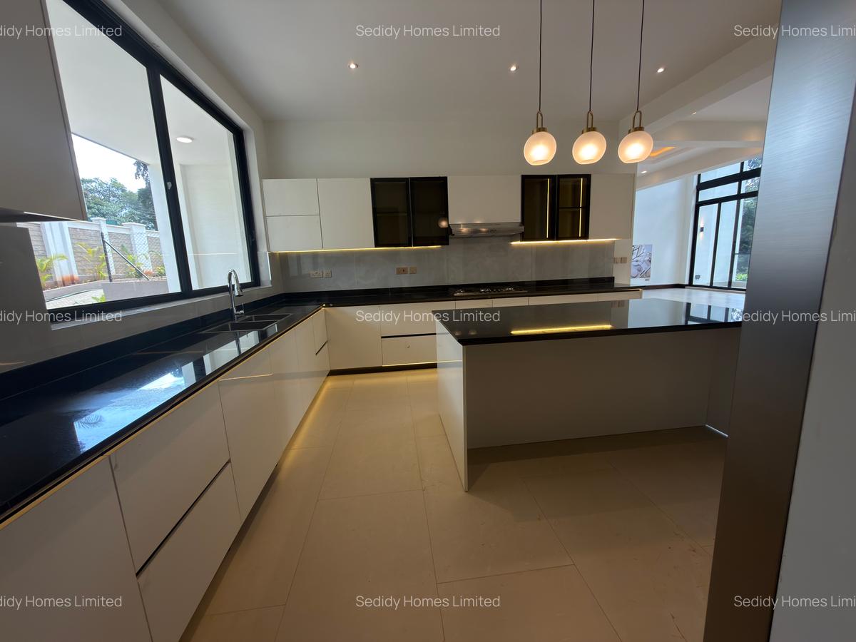 6 Bed Villa with En Suite in Kitisuru - 5