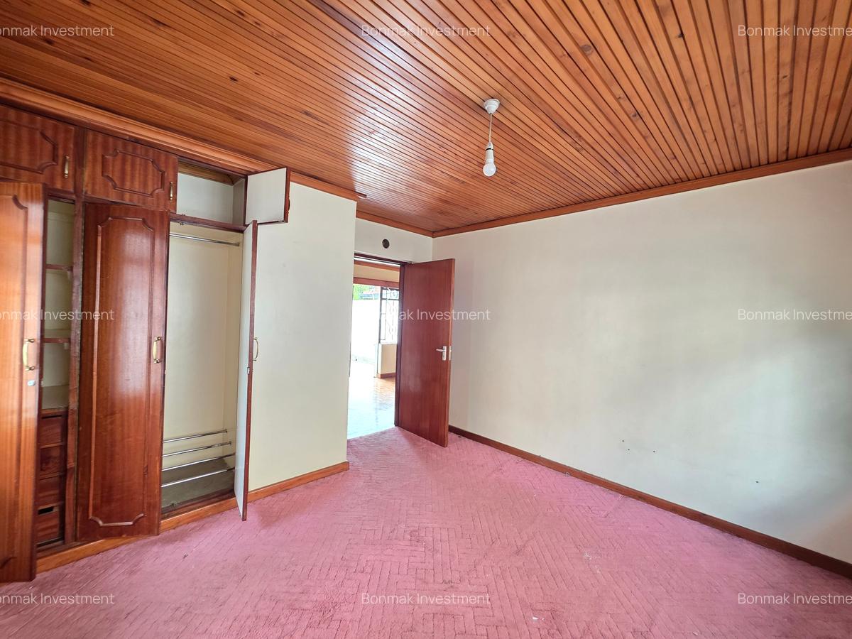 4 Bed Townhouse with En Suite at Valley Arcade - 20