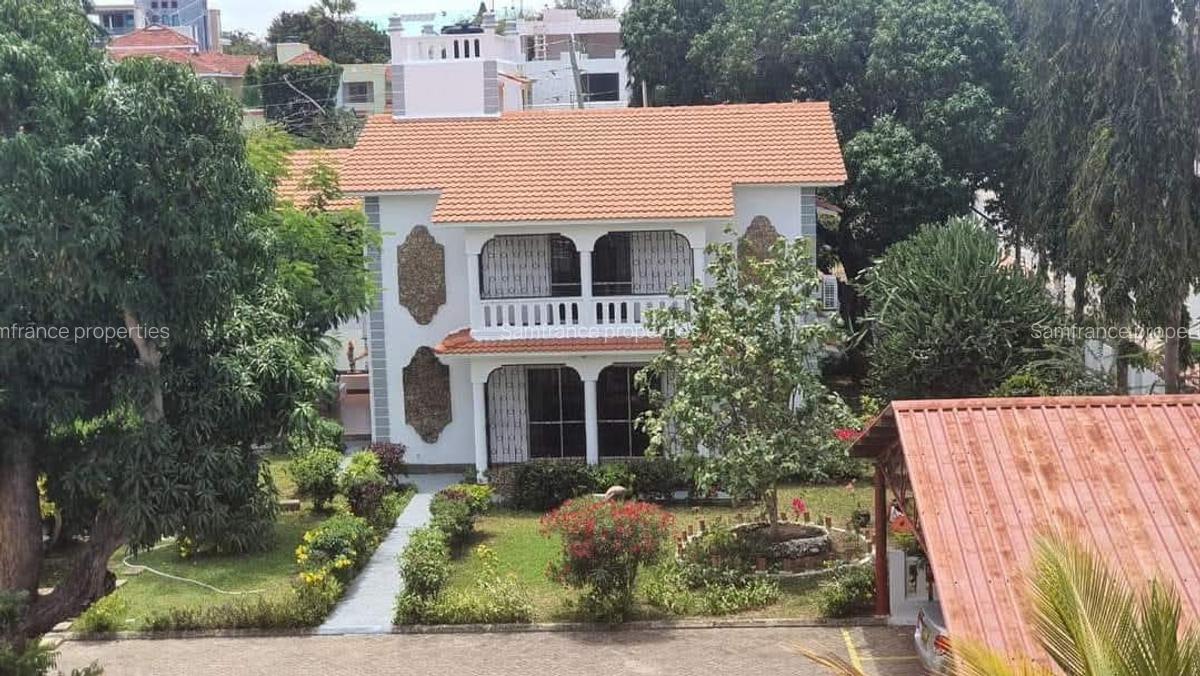 4 Bed House with En Suite at Links Road - 3
