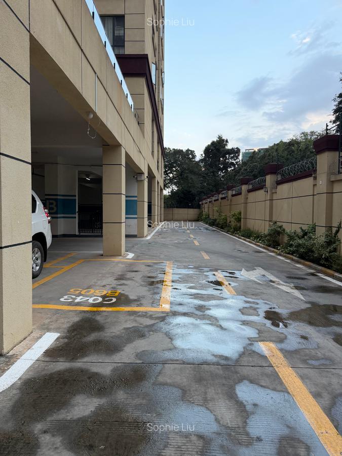 Serviced 2 Bed Apartment with En Suite in Kilimani - 13