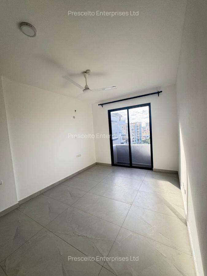 3 Bed Apartment with En Suite at Off Links Road - 5