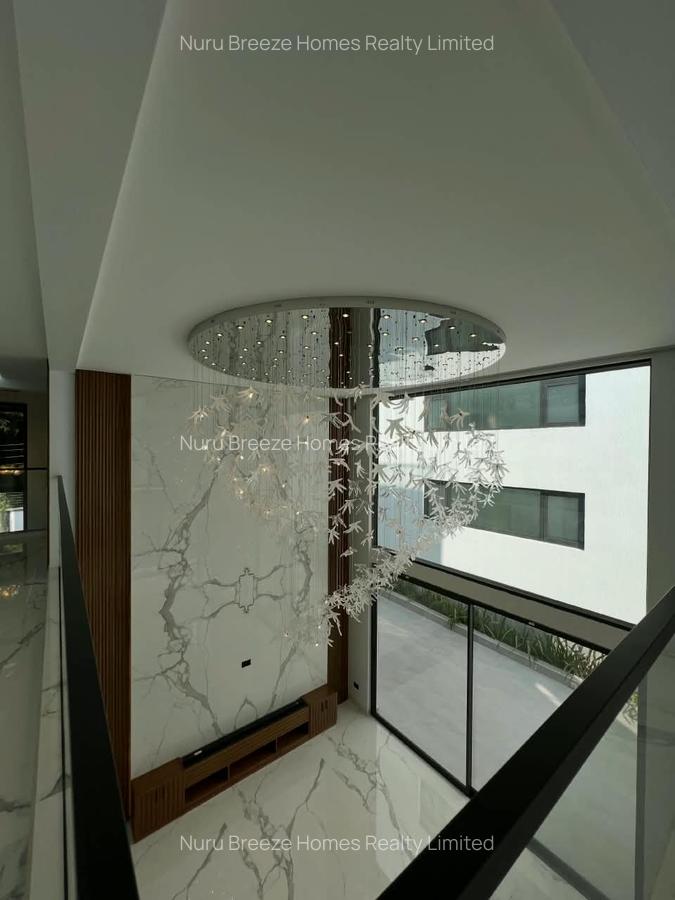 6 Bed Villa with En Suite in Lavington - 18