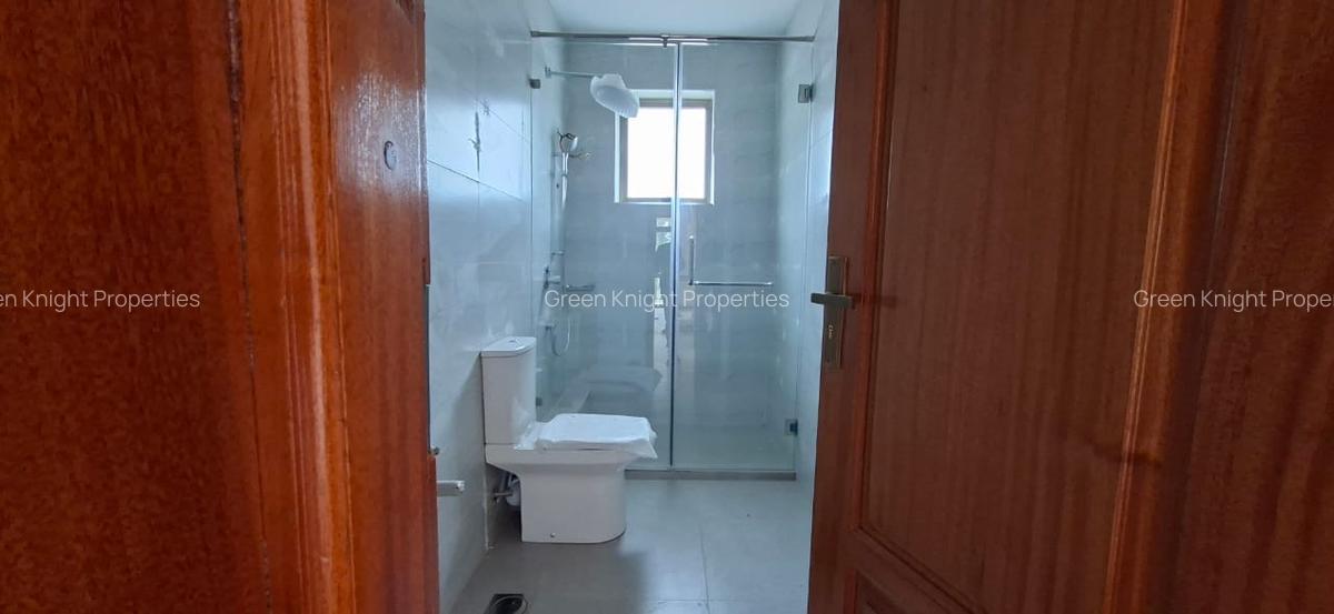 4 Bed House with En Suite in Nyari - 13