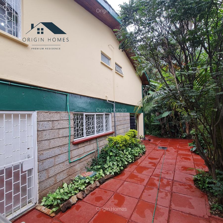 5 Bed House with En Suite at Lavington - 4