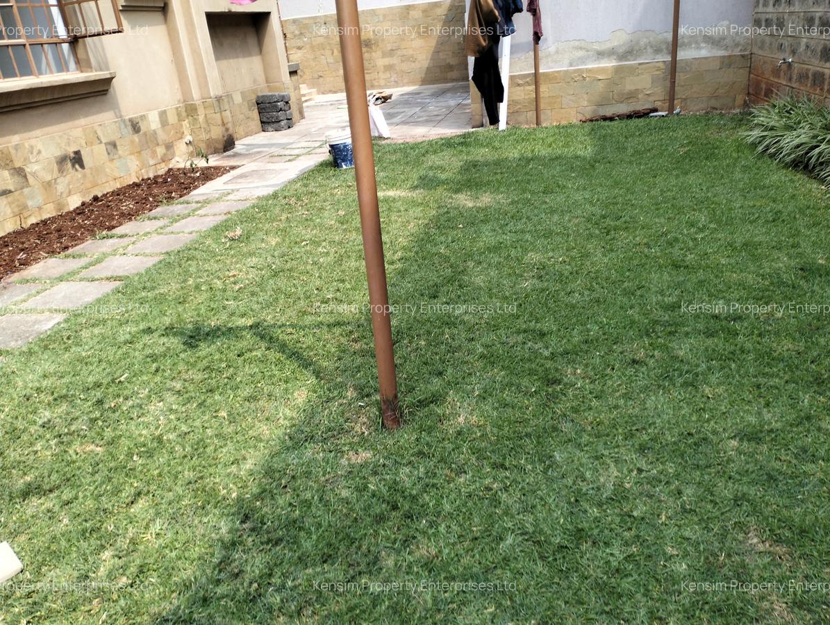 5 Bed Townhouse with En Suite in Lavington - 17