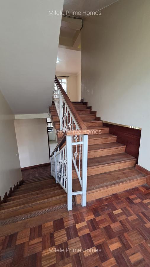 5 Bed Villa with En Suite in Lavington - 7