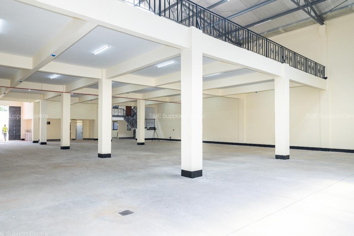 1,026 m² Warehouse with Service Charge Included in Tatu City - 13