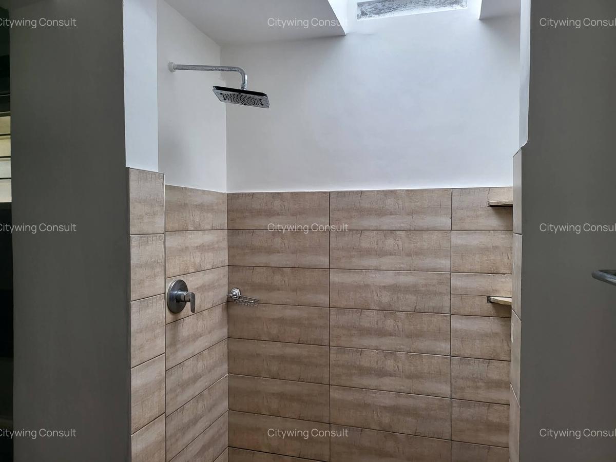 4 Bed House with En Suite at Crescent Road - 11