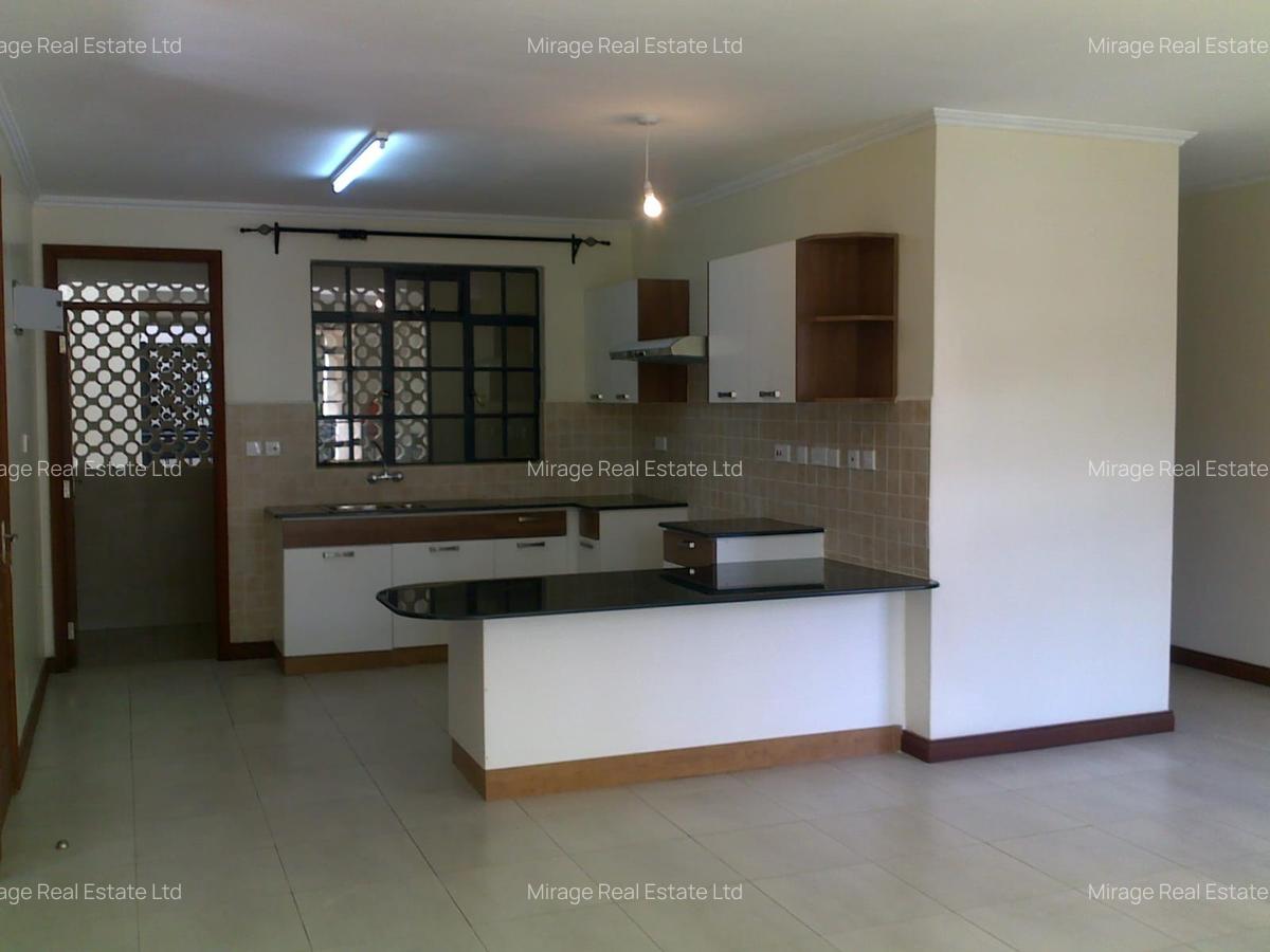 2 Bed Apartment with En Suite in Brookside - 4