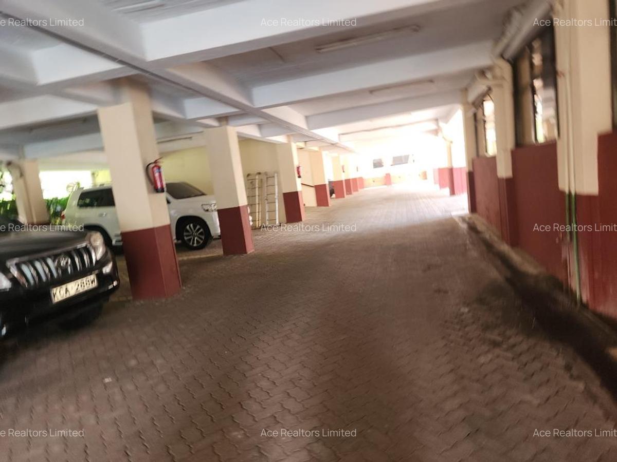 3 Bed Apartment with En Suite at Hatheru Road - 10