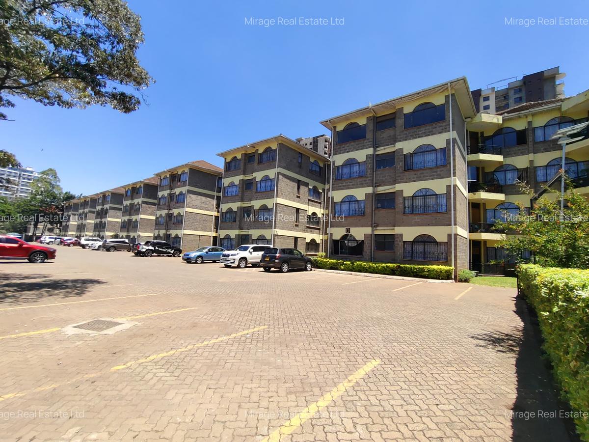 3 Bed Apartment with Swimming Pool in Kilimani - 15
