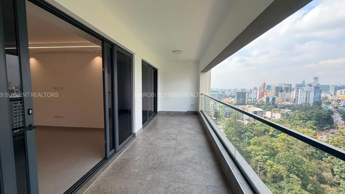 4 Bed Apartment with En Suite in Riverside - 15
