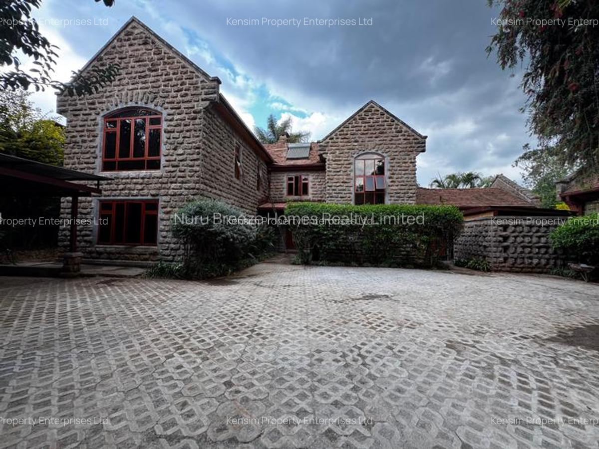 5 Bed Townhouse with En Suite in Karen - 10