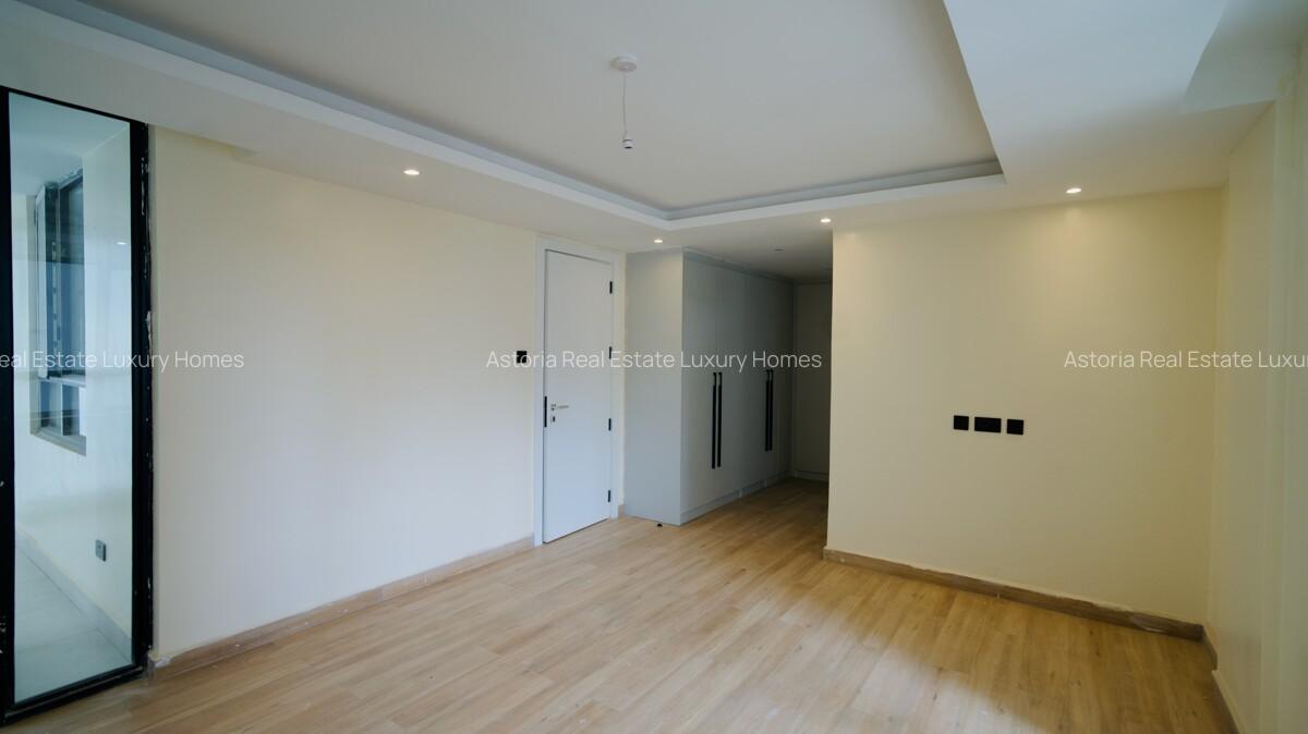4 Bed Apartment with En Suite at 2026-429 4 Bed - 11