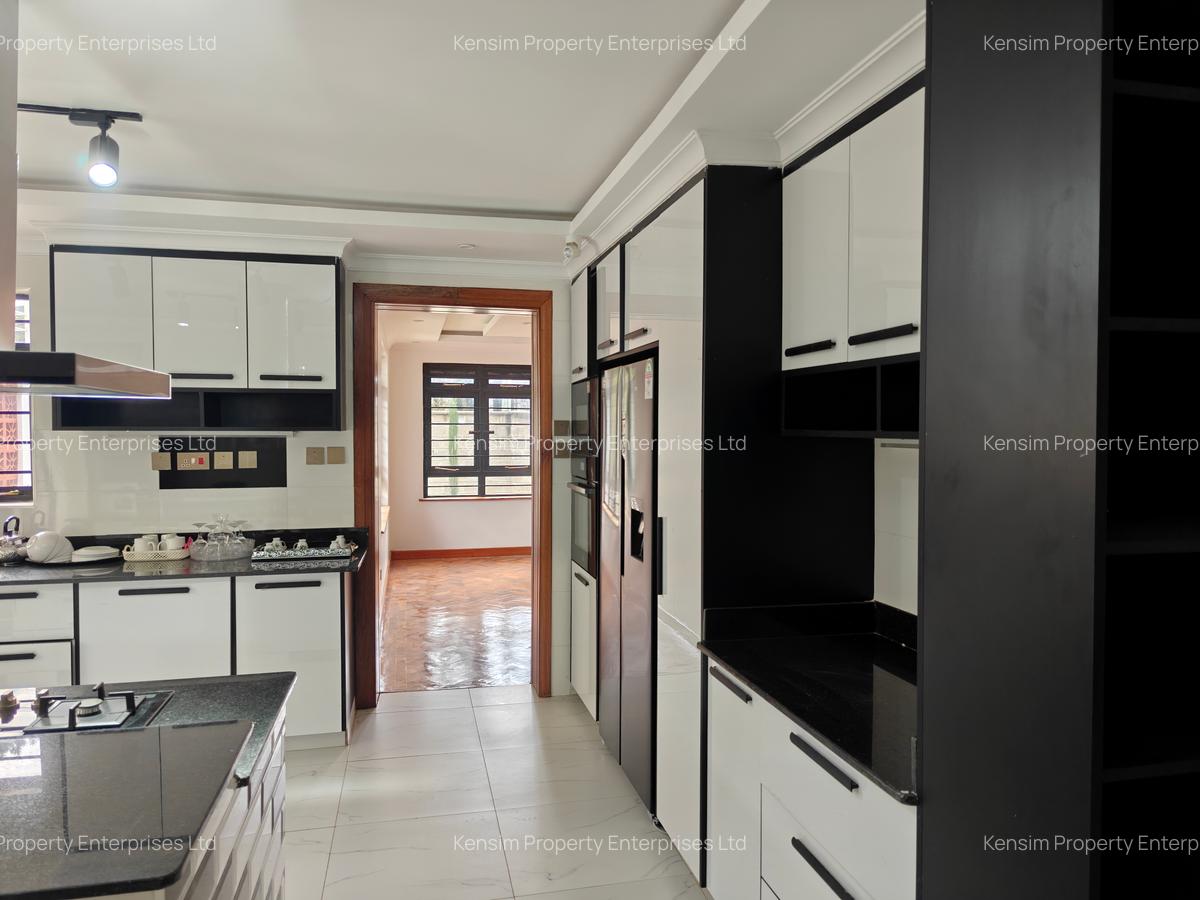 5 Bed House with En Suite in Runda - 4