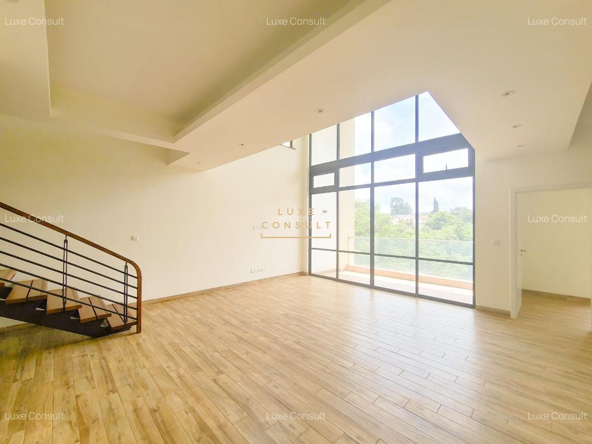 3 Bed Apartment with En Suite in Riverside - 1