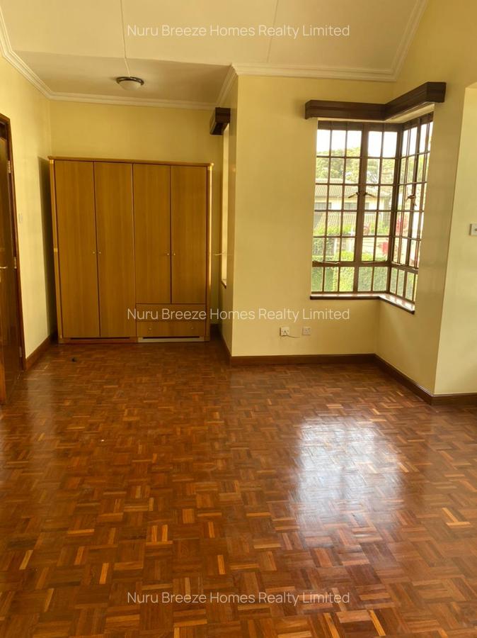 4 Bed Townhouse with En Suite in Lavington - 18