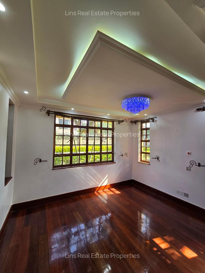5 Bed House with En Suite in Runda - 9