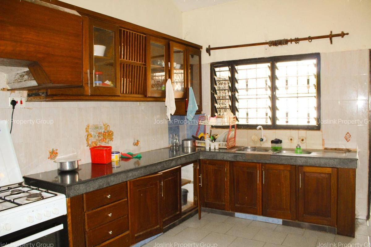 4 Bed Villa with En Suite in Nyali Area - 13