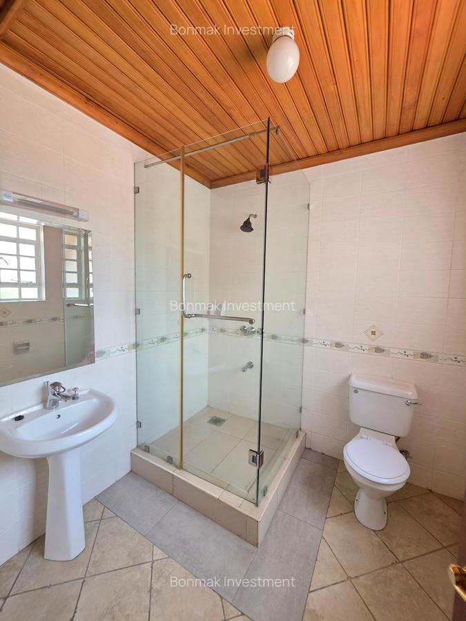 5 Bed House with En Suite at Old Runda. - 17