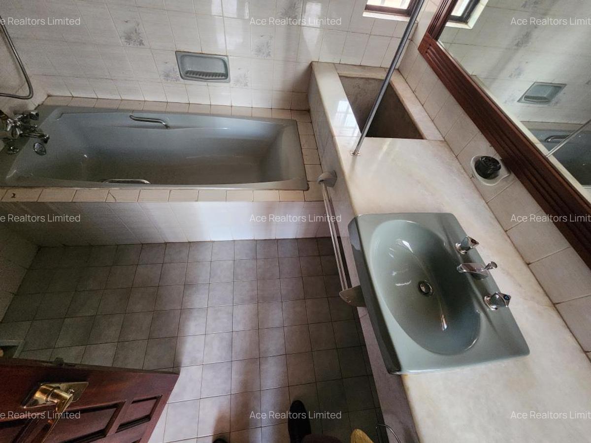 5 Bed House with En Suite at Muthaiga - 18