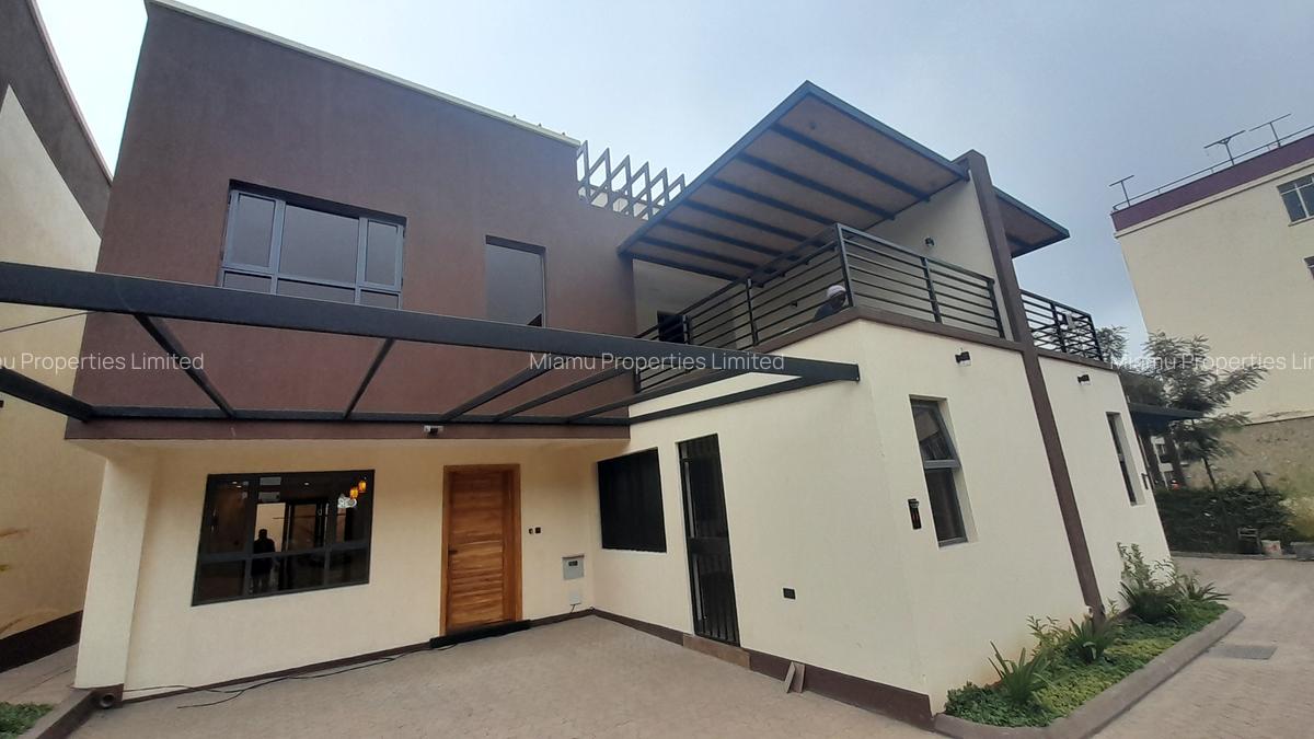 4 Bed Townhouse with En Suite at Banana Road - 20