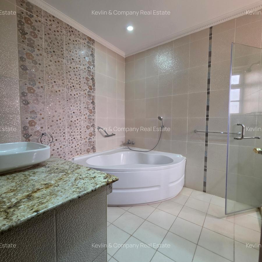 4 Bed Villa with En Suite in Kyuna - 15