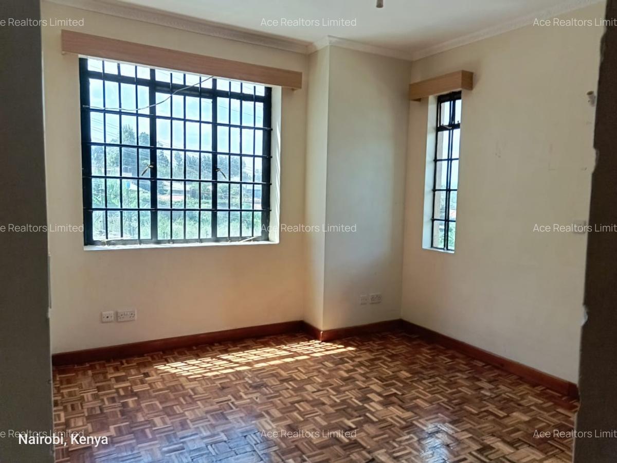 4 Bed Townhouse with En Suite at Near Isk - 11