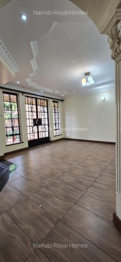 5 Bed Townhouse with En Suite at Lavington Green - 16