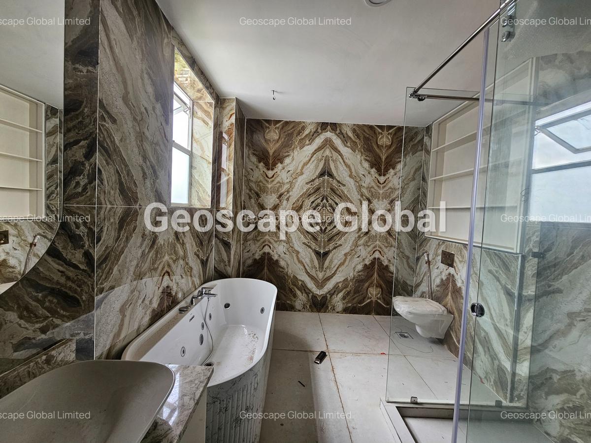 4 Bed Apartment with En Suite in General Mathenge - 8