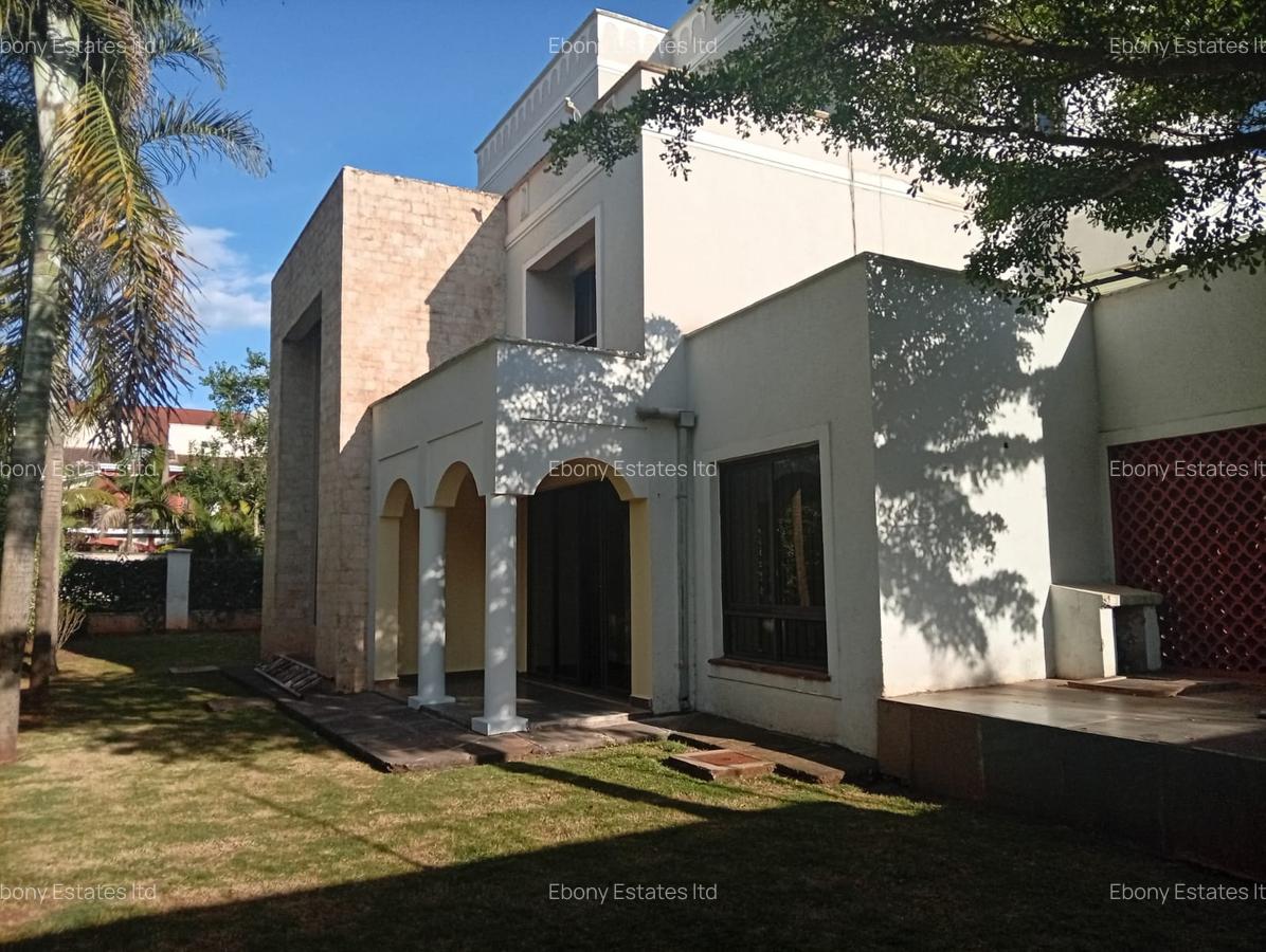 4 Bed Townhouse with En Suite in Lavington - 1