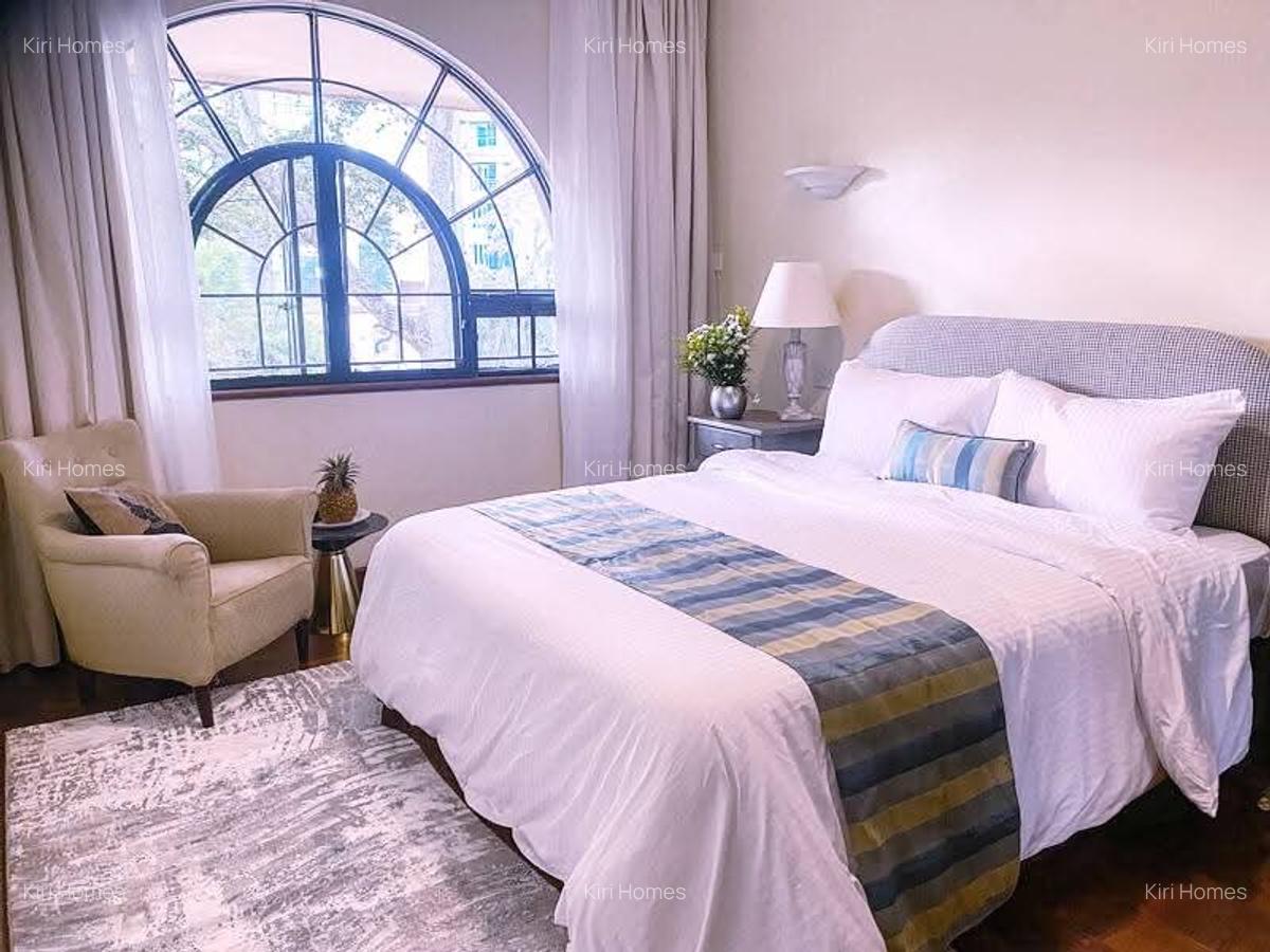 4 Bed Townhouse with En Suite in Riverside - 12