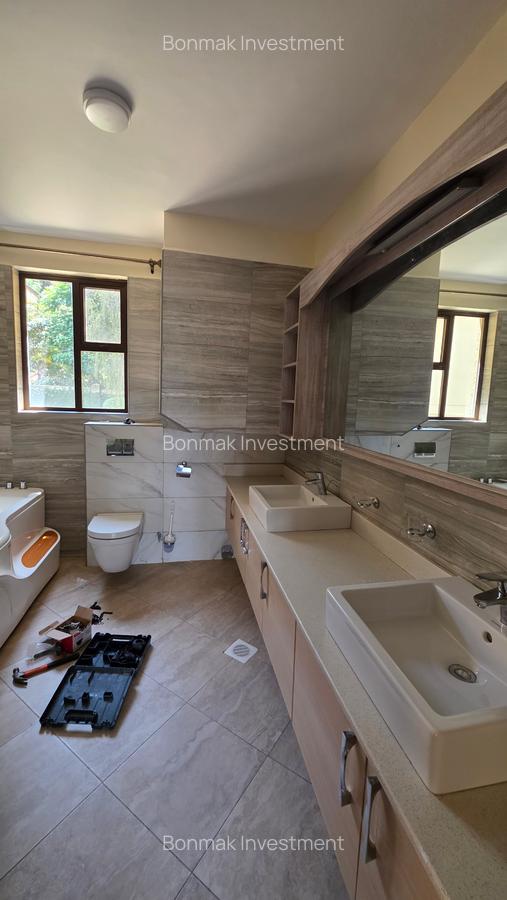5 Bed Townhouse with En Suite at Lavington Green - 15