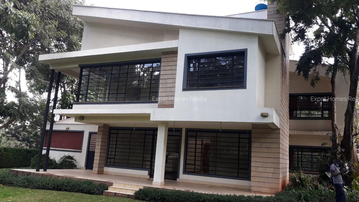 5 Bed Villa with En Suite in Lavington - 1